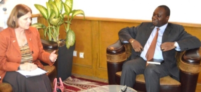Le Ministre des Finances et du Budget Monsieur MBOGO Ngabo Séli reçoit Madame Joyce W. Namde  Chargée d’Affaire de l’Ambassade de USA au Tchad