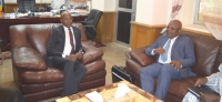 Le Ministre des Finances et du Budget et Mr Paul TOSANG commissaire en charge de politique Économique Monétaire et financière 