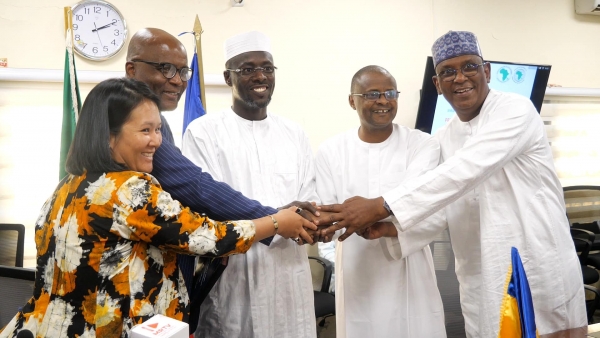 Signature du Protocole d’Accord pour le Financement du Bitumage de la Route Kyabé-Singako (Section Kyabé - Mayo) en marge du Forum International de Développement des Infrastructures du Tchad (FIDIT)